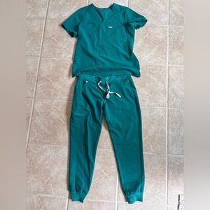 Figs Size Medium Original Hunter Green Scrubs Zamora regular and Catarina
